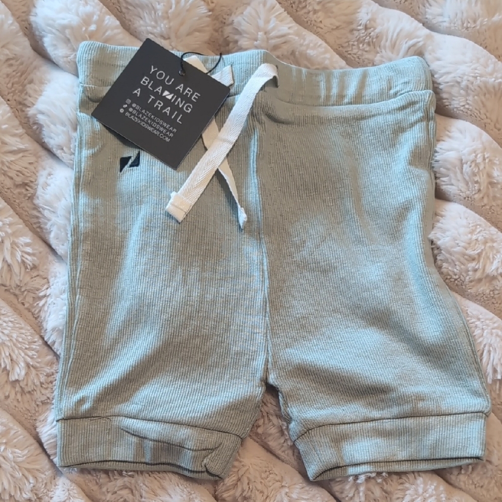 Kids Ribbed Shorts in Light Gray